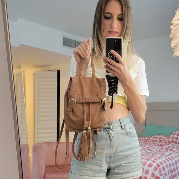 Leather Urbancode Brown Backpack in Vintage Style - Picture 2 of 8